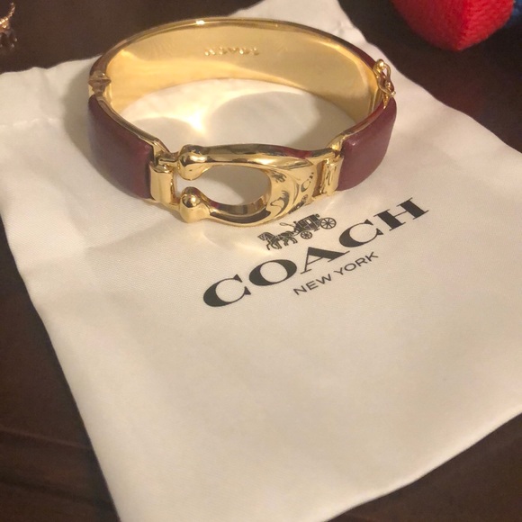Bracelet - Picture 1 of 3